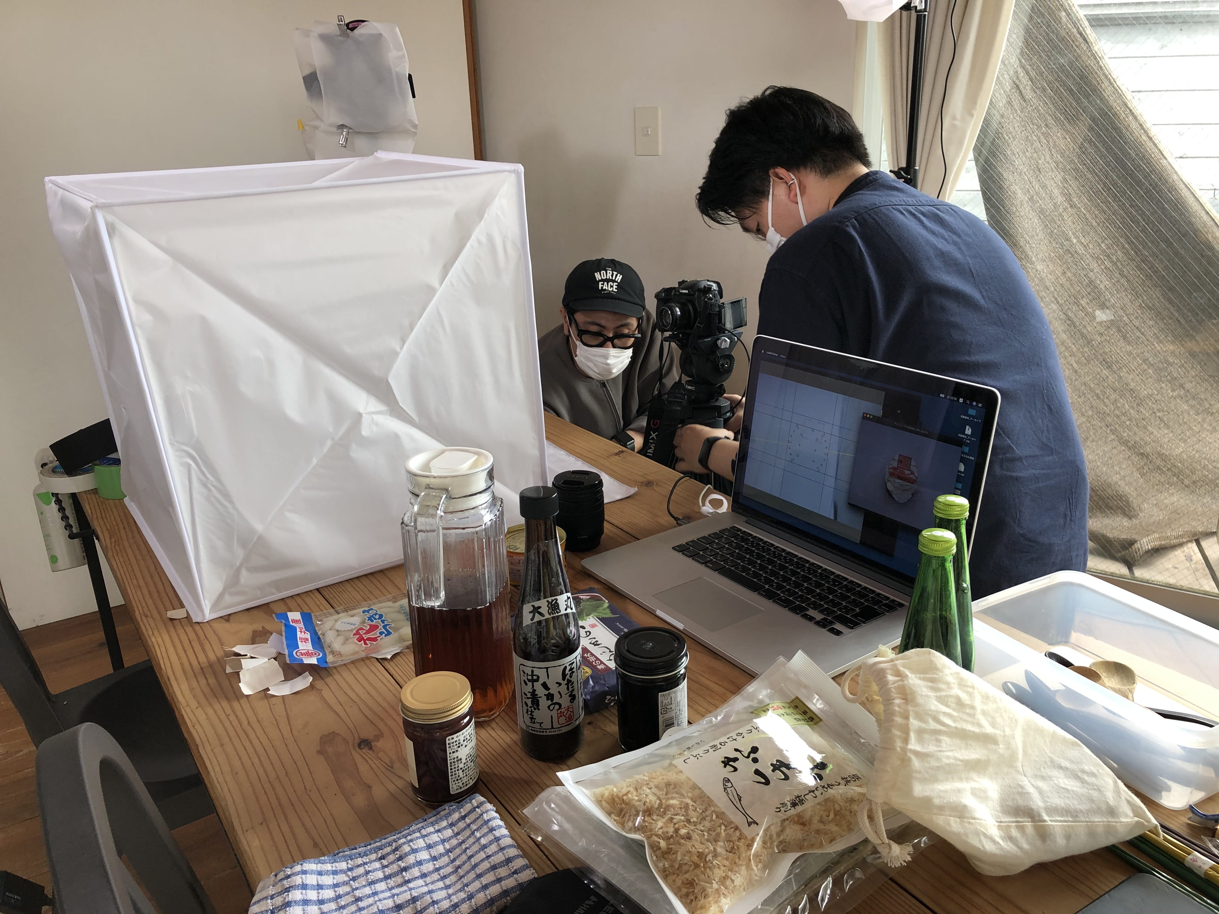 朝市たろうロゴ縦組み